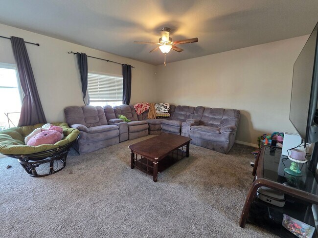 Building Photo - Fully Finished Corner-Lot Home with Mounta...