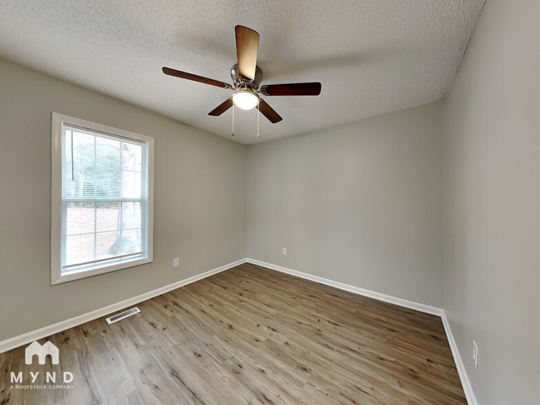 Building Photo - 177 Percheron Dr