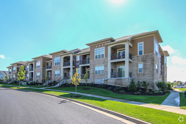 Building Photo - The Landing on East Hill Parkway