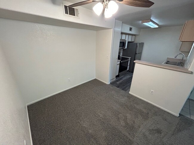 Building Photo - COMFORTABLE TOP FLOOR 1 BEDROOM LOCATED IN...