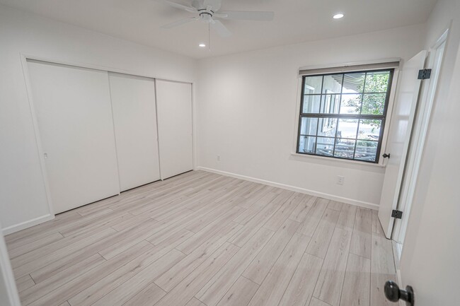 Building Photo - COMING SOON! Canoga Park 4-Bedroom Home fo...