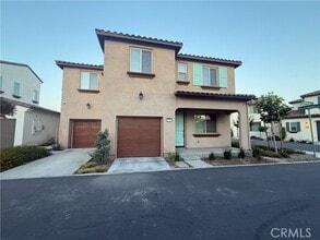 Building Photo - 1933 S Apple Tree Way