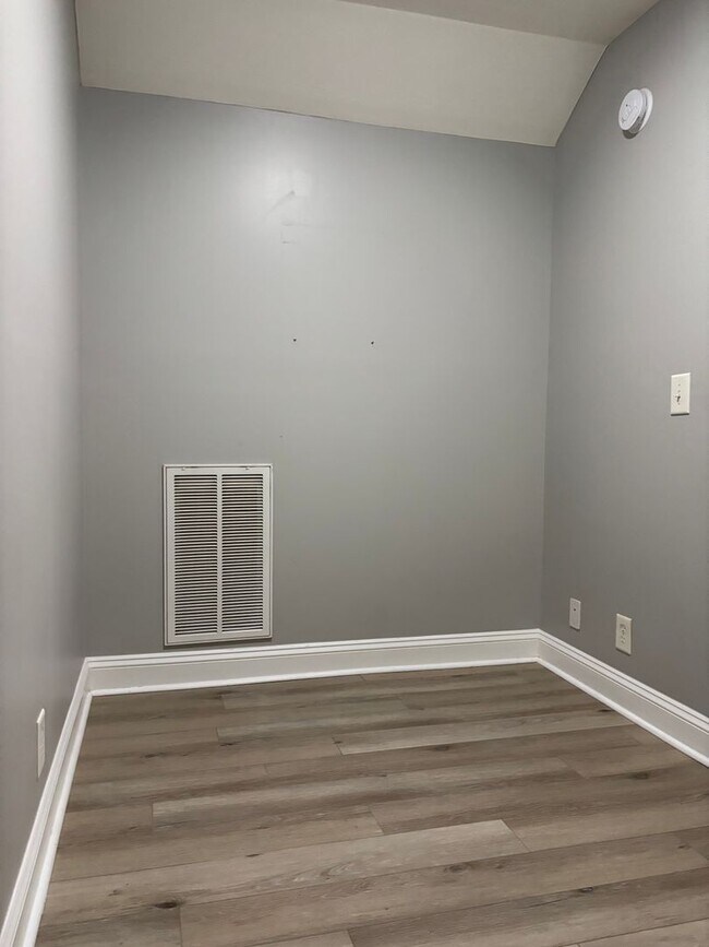 Building Photo - Coastal Duplex for Rent – Less Than One Mi...