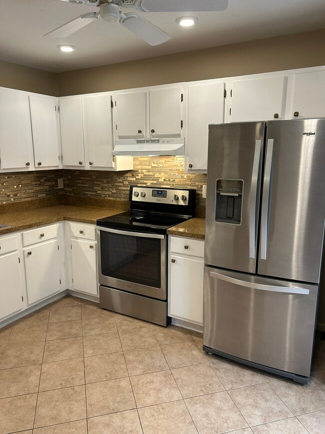 Plenty of cabinets - 1687 Brookhouse Cir