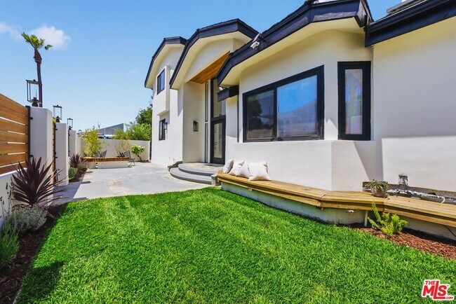 Building Photo - 11559 Dona Teresa Dr