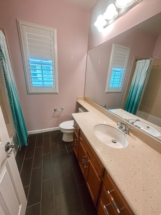 Building Photo - Gorgeous Home in San Ramon Available Now!