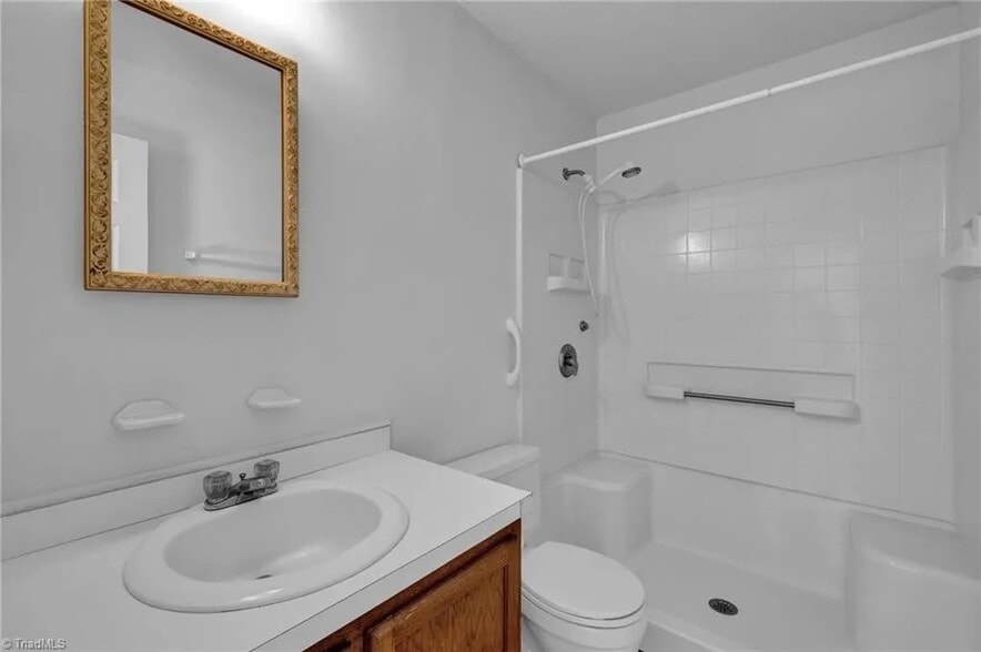 Building Photo - 205 N Rotary Dr