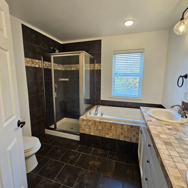 Building Photo - Bright and Stunning 2-Story Home with Dayl...