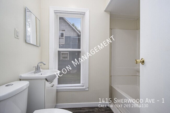 Building Photo - 1415 Sherwood Ave