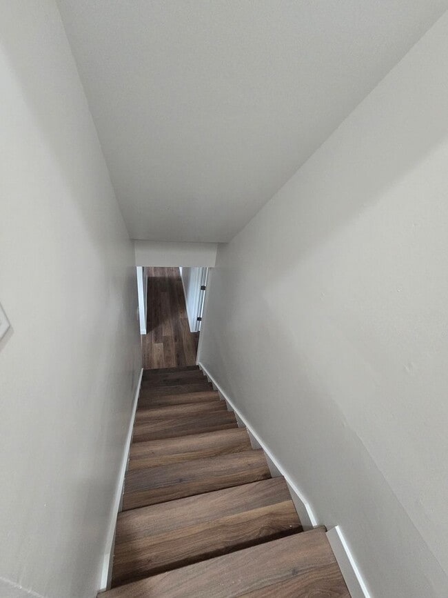Building Photo - Remodeled 4 Bed, 2 Bath with Double Kitchen & Covered Carport