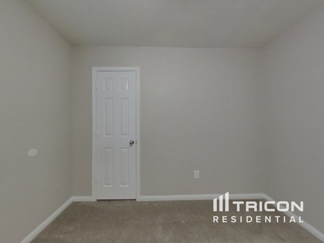 Building Photo - 5819 Forest Canyon