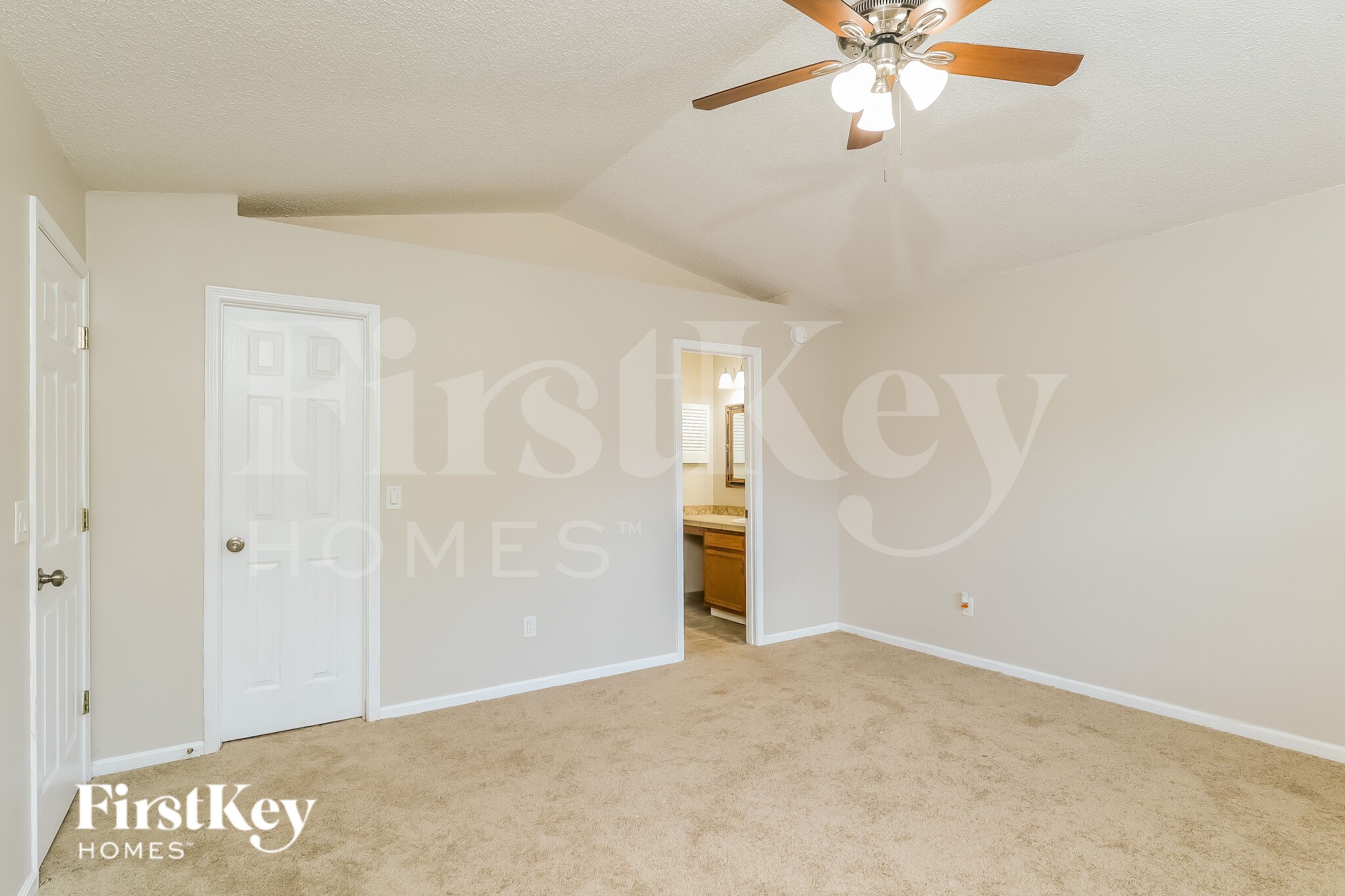 Building Photo - 3021 Caroline Crest Dr E