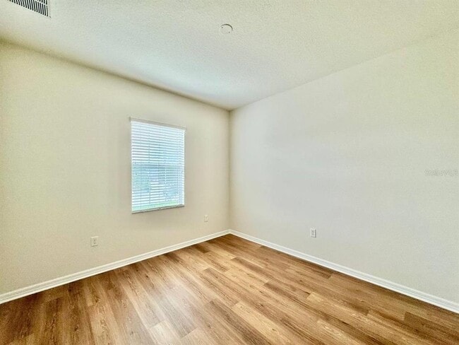 Building Photo - 9614 Oak Glade Ave