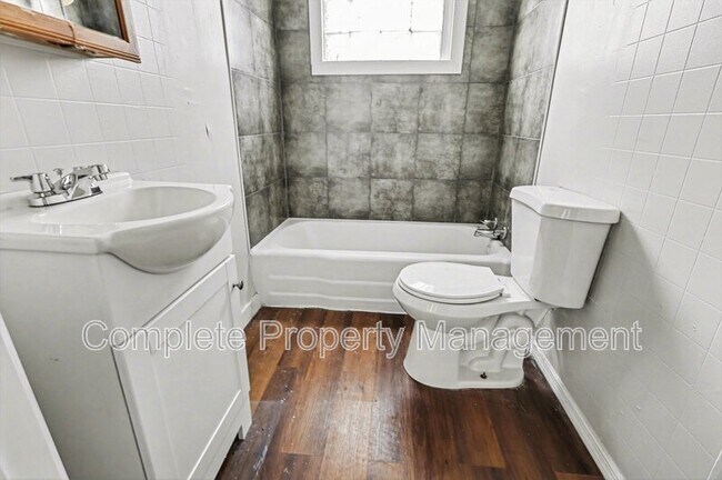 Building Photo - 6025 Ivy St