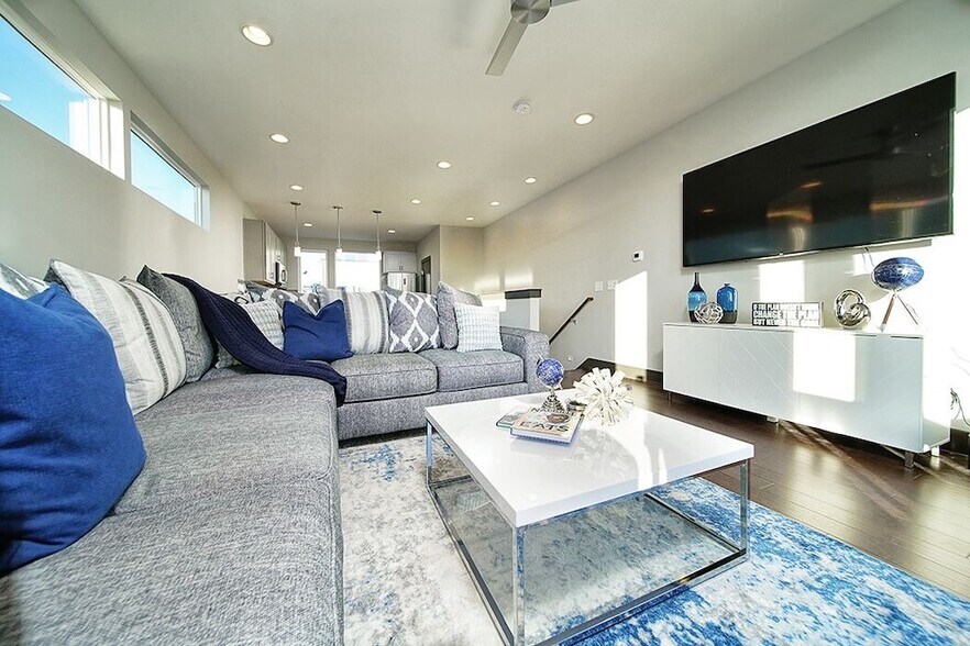 Building Photo - 64 Fern Ave