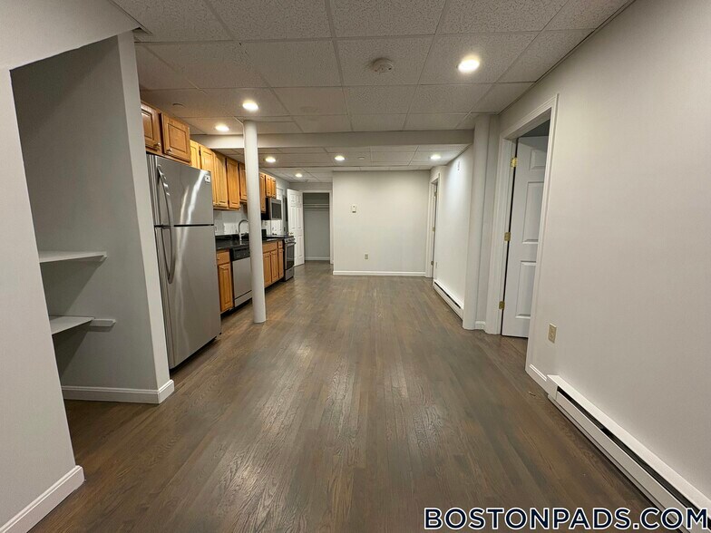 Building Photo - 77 Park Dr