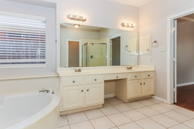 Building Photo - 14115 Ivy Bluff Ct