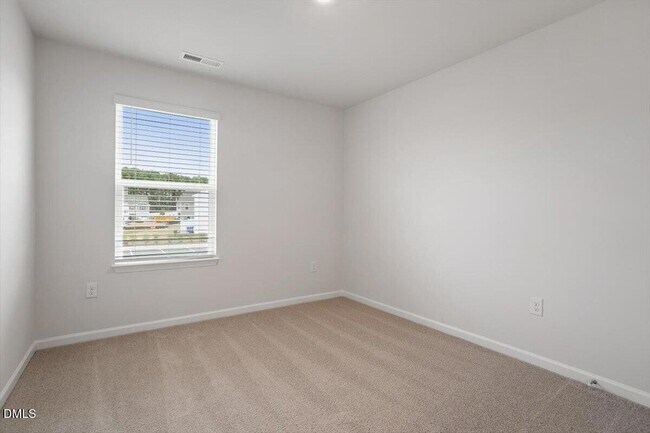 Building Photo - 24 Red Clover Dr