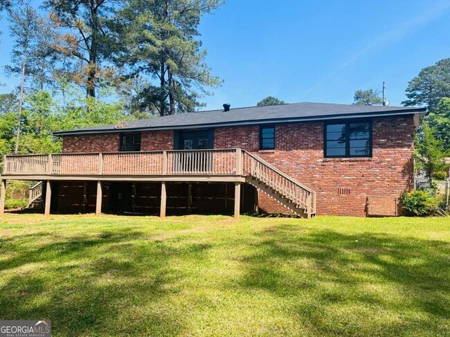 Building Photo - 203 S Chilton Crescent