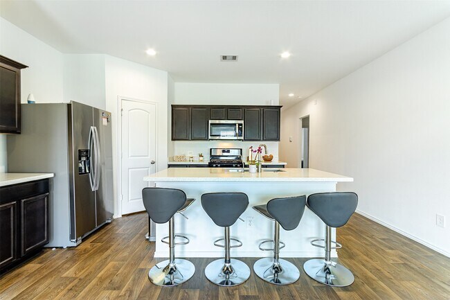 Building Photo - 5134 Jasmine Dawn Dr