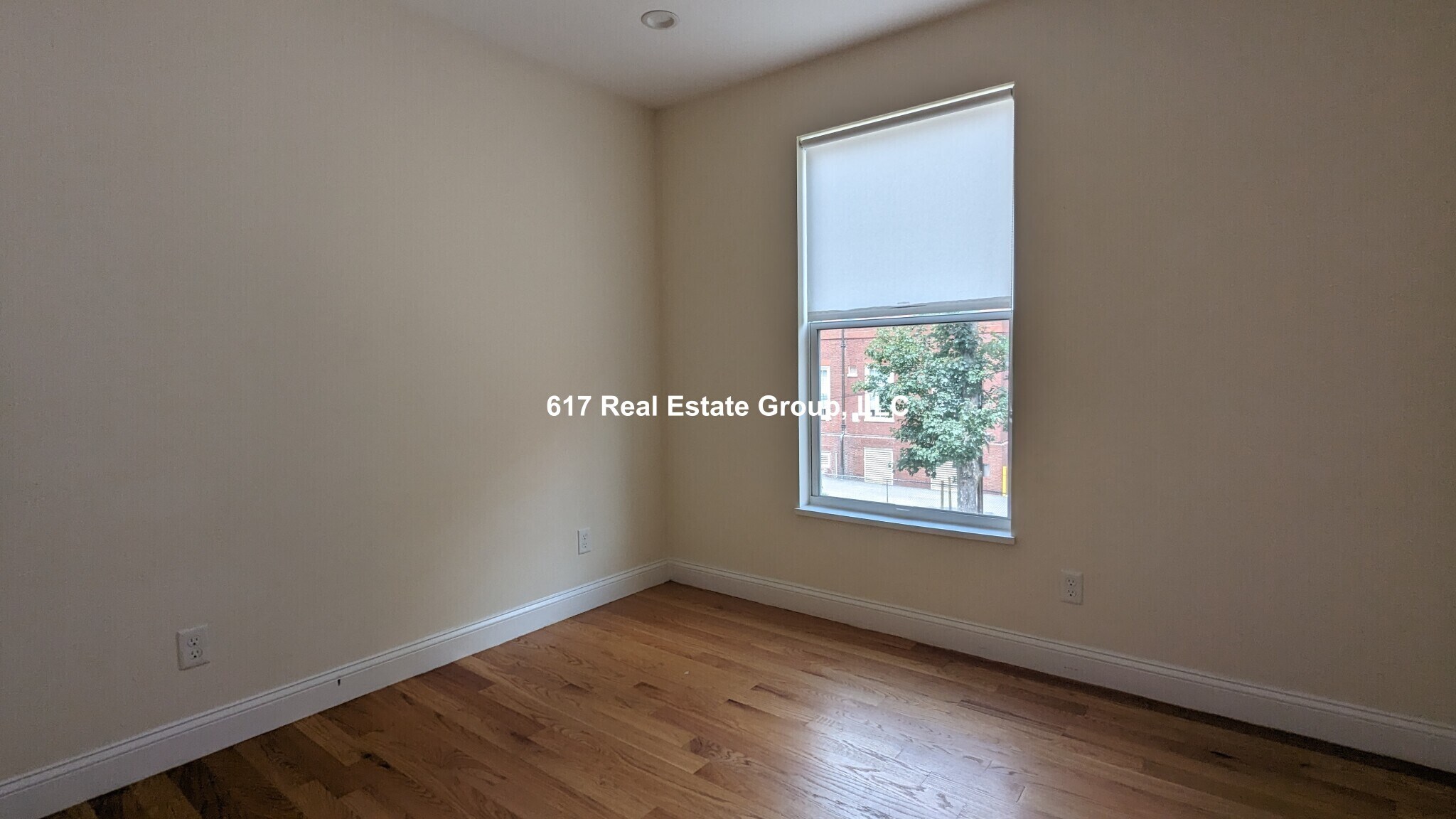Building Photo - 379 Harvard St