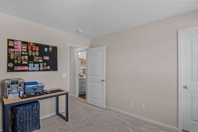 Building Photo - Fantastic home in Bradley Park.