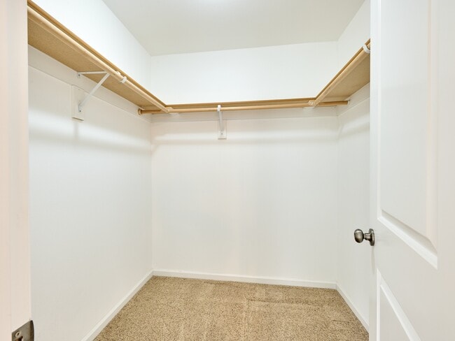 Building Photo - 1214 Alder Dr NE
