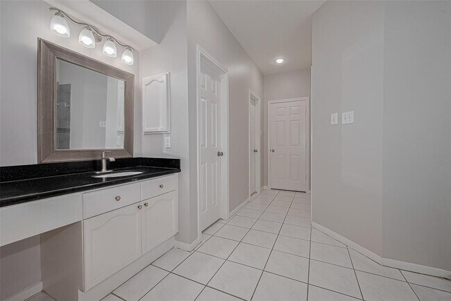 Building Photo - 6503 Taimer Ct