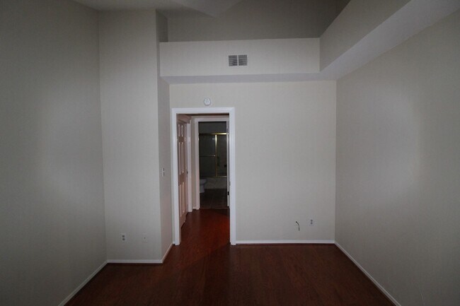 Building Photo - Alamo, Beautiful 1 bedroom 1 bath plus lof...