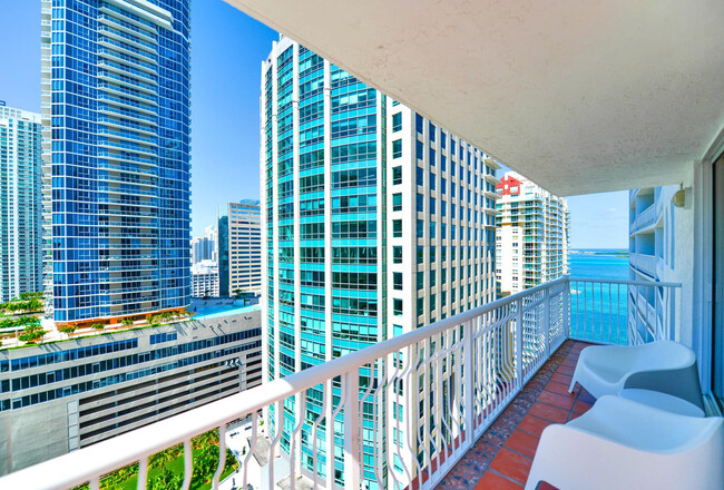 Building Photo - 1200 Brickell Bay Dr