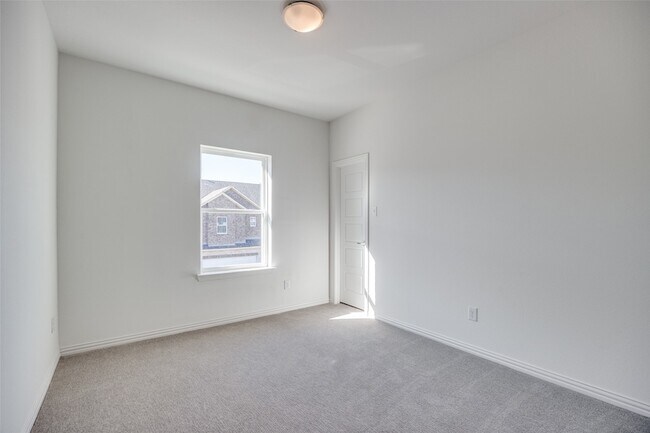 Building Photo - 2402 Ash Ln