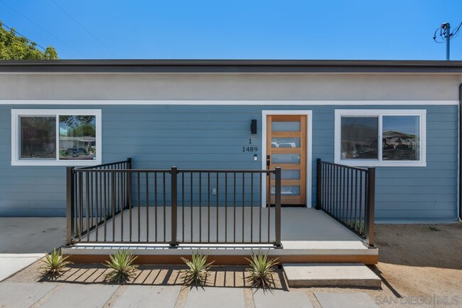 Building Photo - 1489 Fern Ave