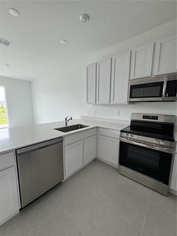 Building Photo - 2641 Skyline Lp