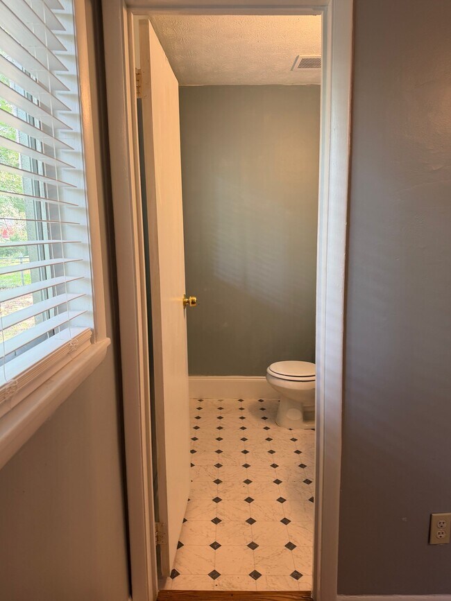 Building Photo - 6529 Sinclair Pl