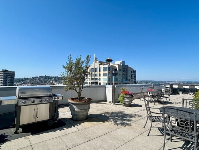 Building Photo - Arbor Place Tower Condominiums ~ Belltown