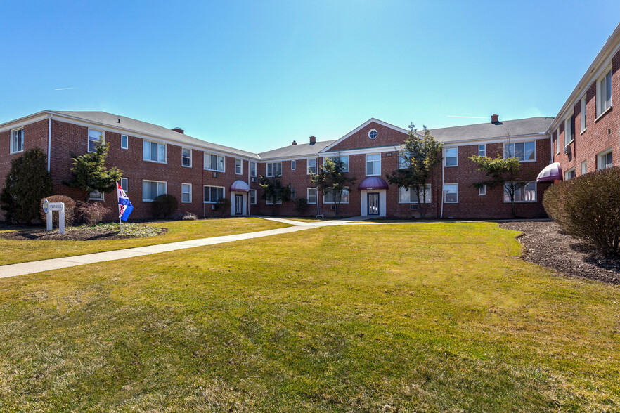 Building Photo - WJM Cedar Apartments