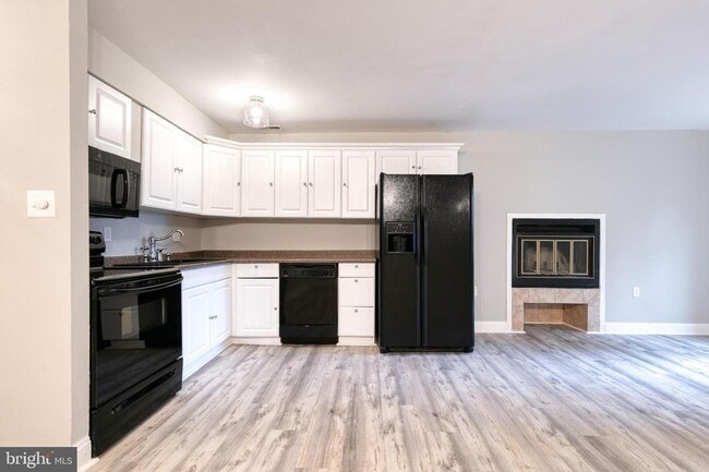Building Photo - 2 Bed/2 Bath Patio Level Condo in Otterbei...