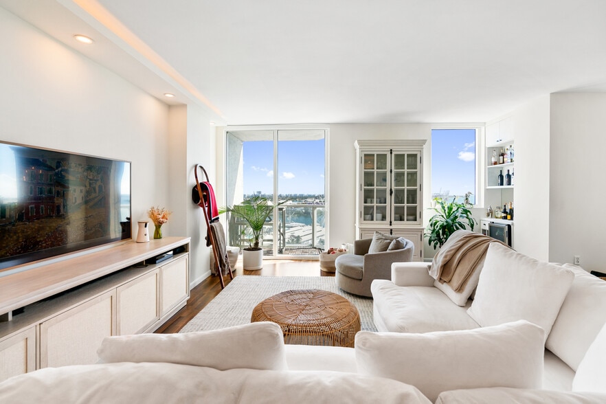 Building Photo - 244 Biscayne Blvd