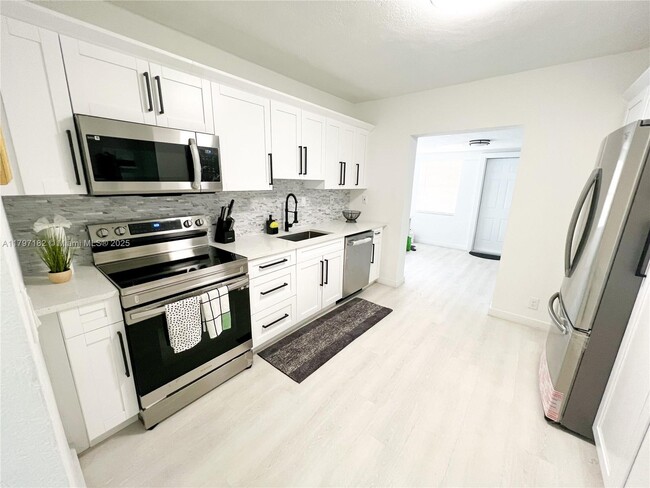 Building Photo - 436 N 28th Ave