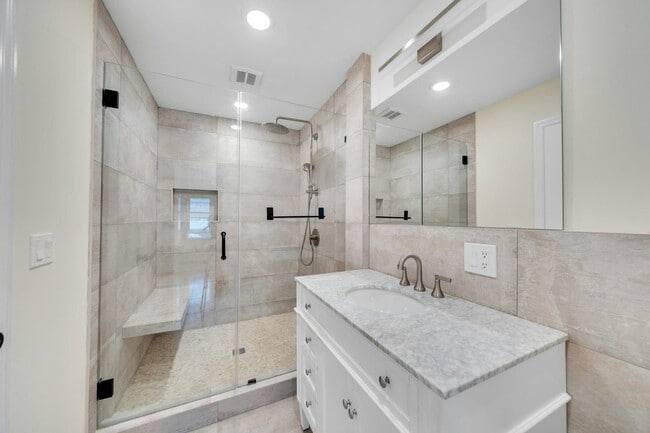 Building Photo - 316 Palisade Ave