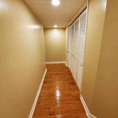 Building Photo - 220 Hunt Club Cir