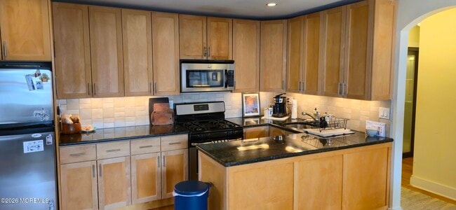 Building Photo - 301 Sixth Ave