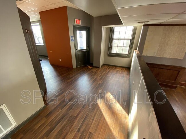 Building Photo - 62 Chambersburg St