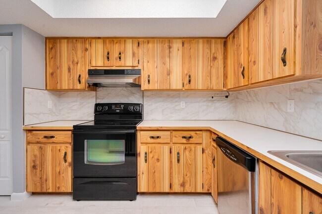 Building Photo - Townhome in the heart of Ormond Beach