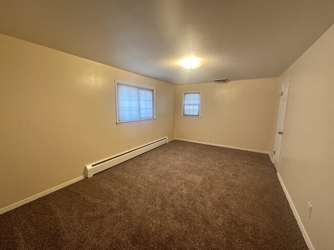 Building Photo - 5621 W Lakeridge Rd