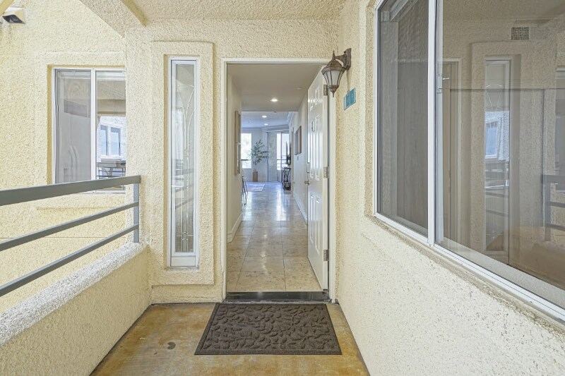 Building Photo - 260 E Flamingo Rd