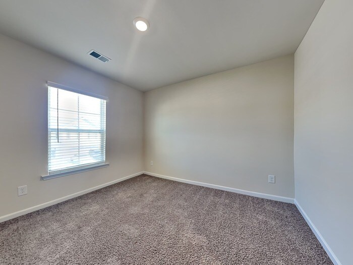 Building Photo - 114 Boat Clb Ln