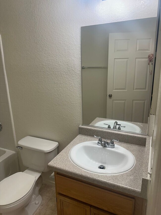 Building Photo - NE Near Nellis! Gated! Community Pool, Spa...