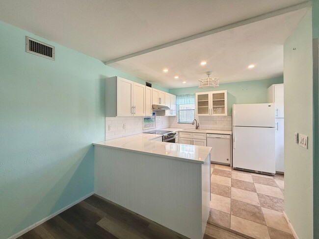 Building Photo - Morton Village 55+ Ground Floor 2 Bedroom,...