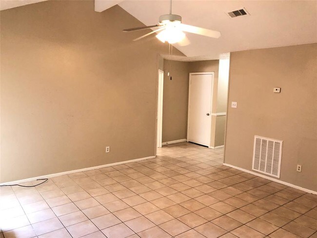 Building Photo - 4514 Towergate Dr